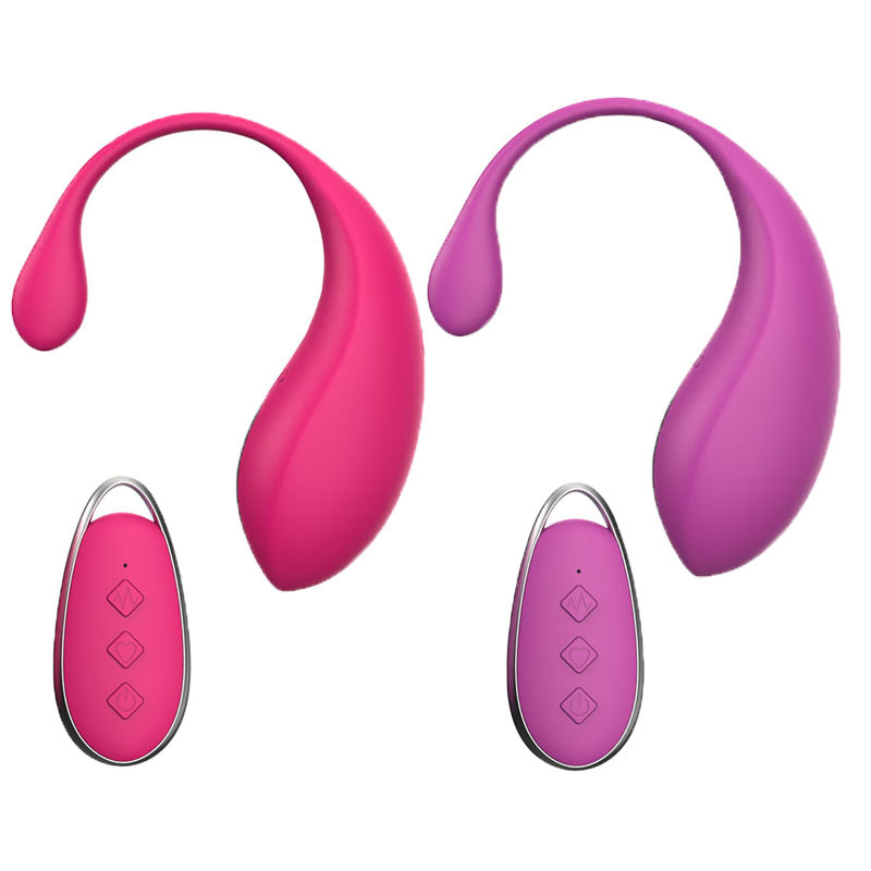 Ergonomic curved silicone wearable‑body detail